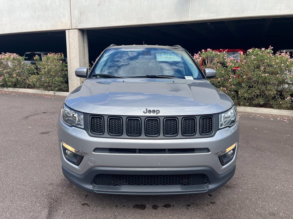 Used 2020 Silver Jeep Altitude image 3