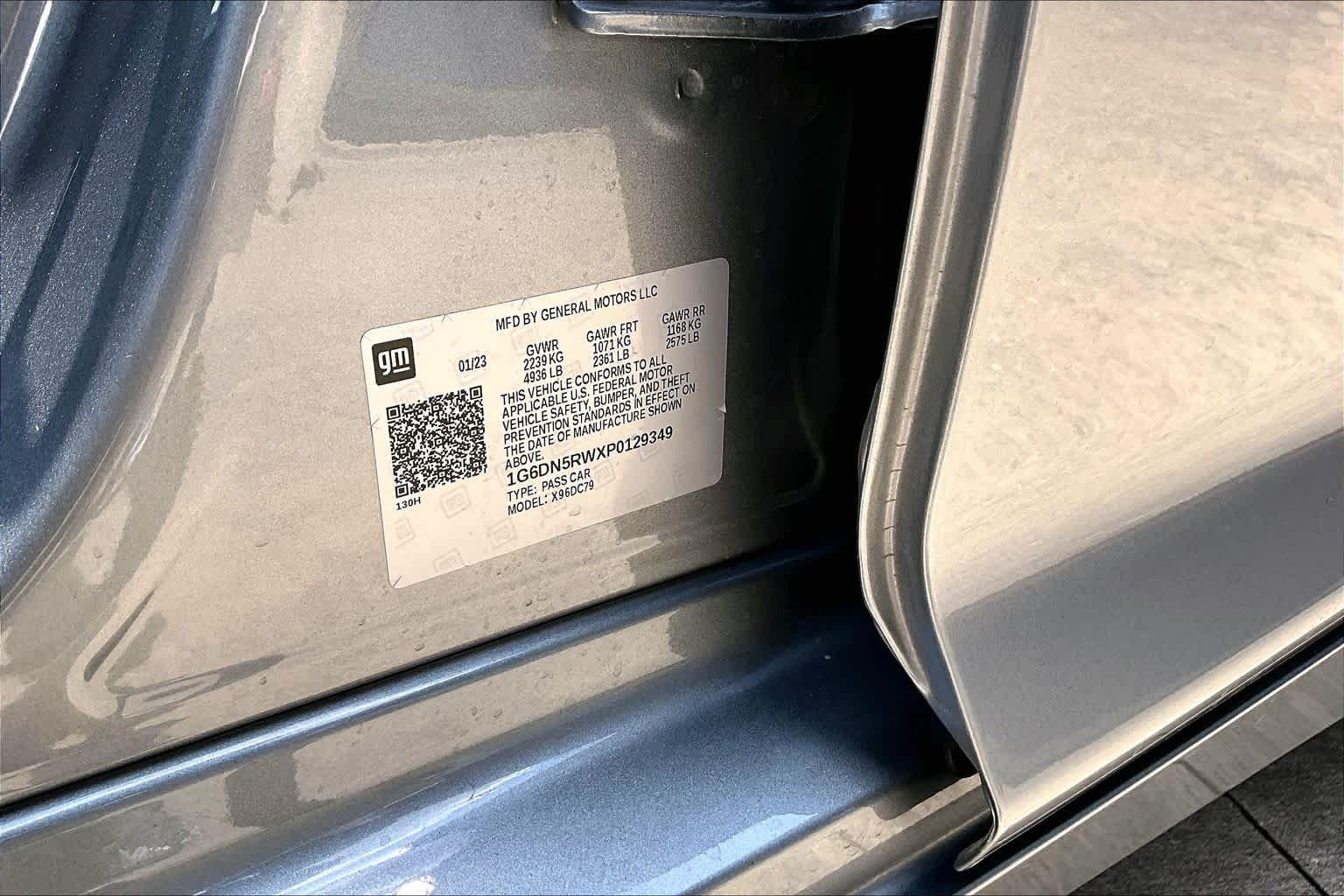 Used 2023 Argent Silver Metallic Cadillac Premium Luxury image 35
