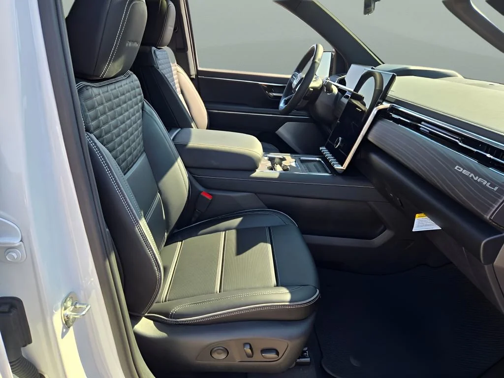2025 GMC Sierra EV Denali - Photo 7