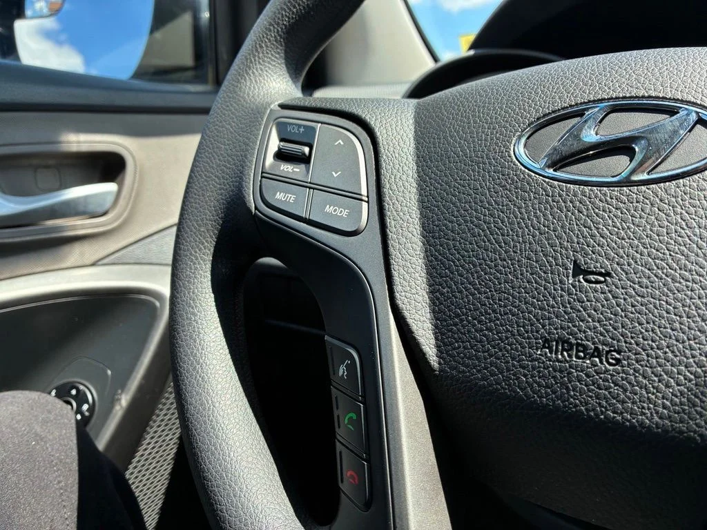 Used 2017 Silver Hyundai 2.4 Base image 33