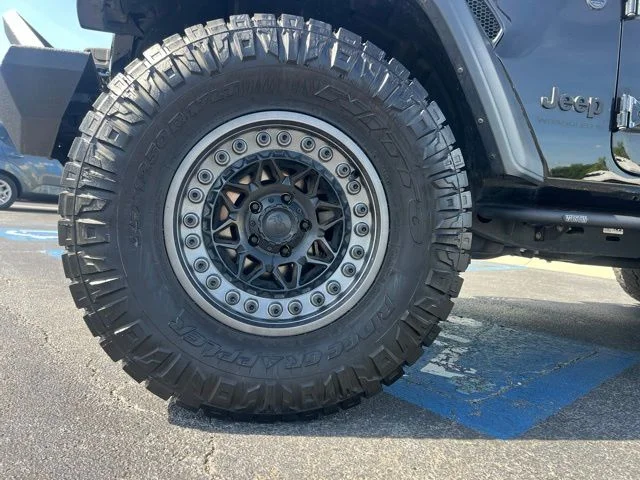 Used 2023 Black Clearcoat Jeep Sport S image 13