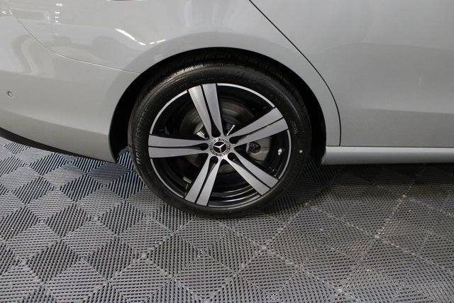 2025 Mercedes-Benz C-Class Sedan C 300 - Photo 9