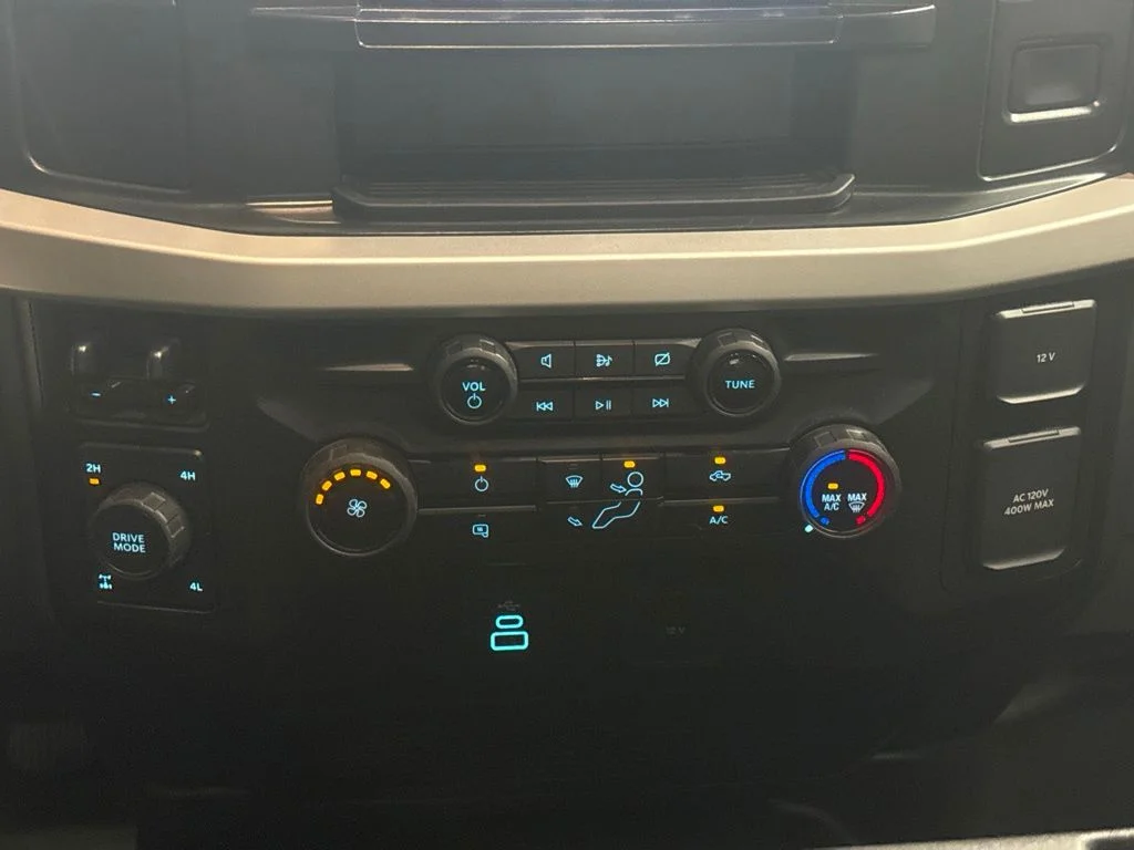 Used 2023 Agate Black Metallic Ford XLT image 20