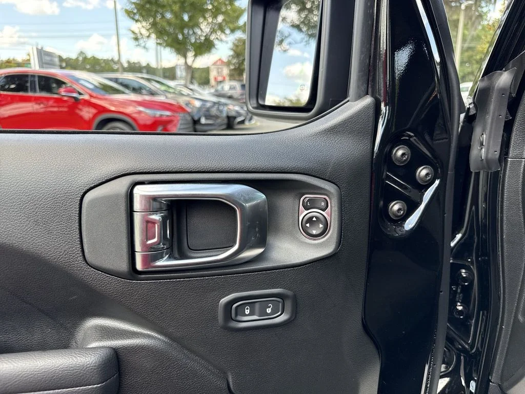 New 2025 Black Clear-Coat Exterior Paint Jeep Sport S image 13