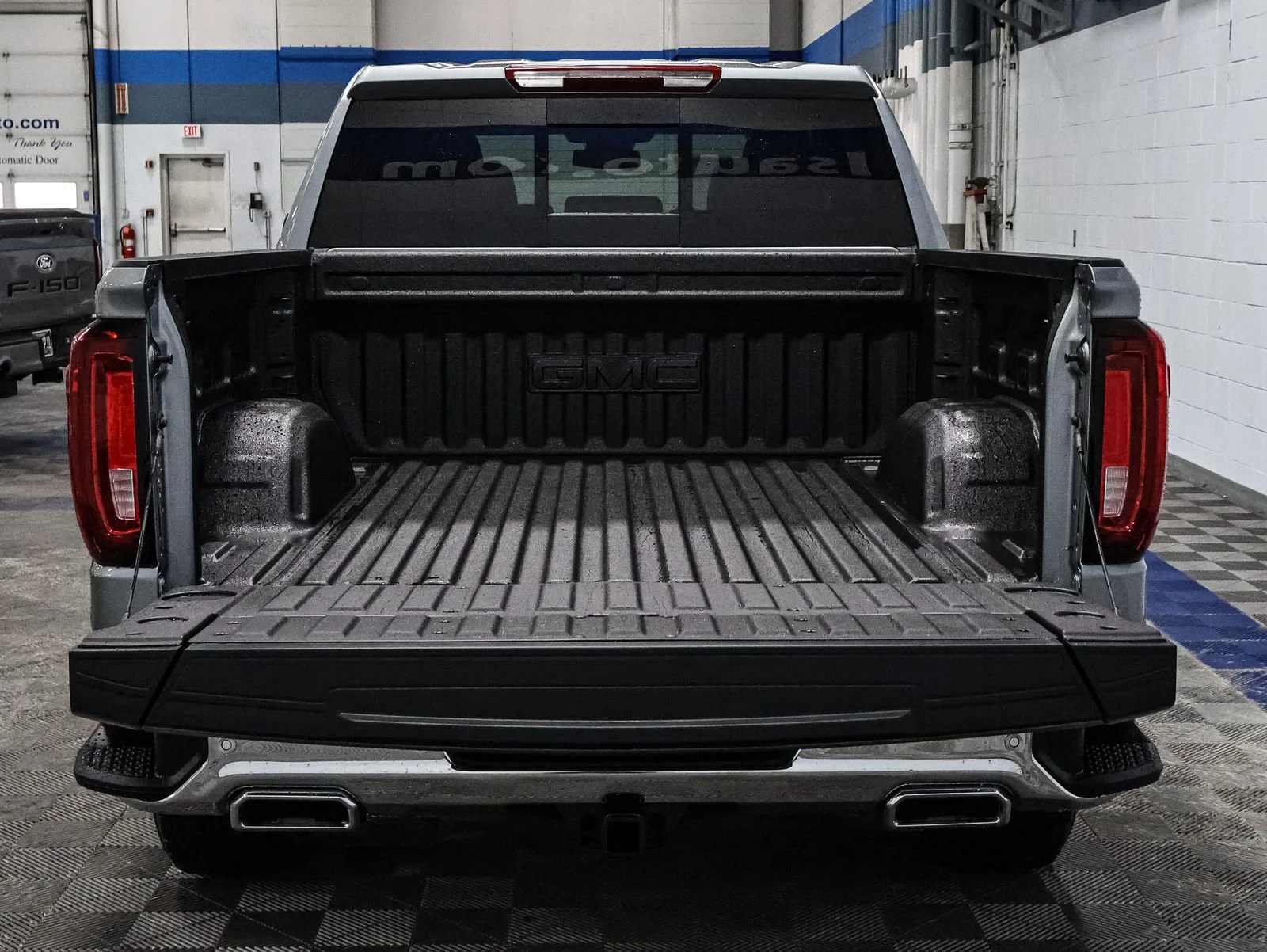 2026 GMC Sierra 1500 SLT - Photo 18