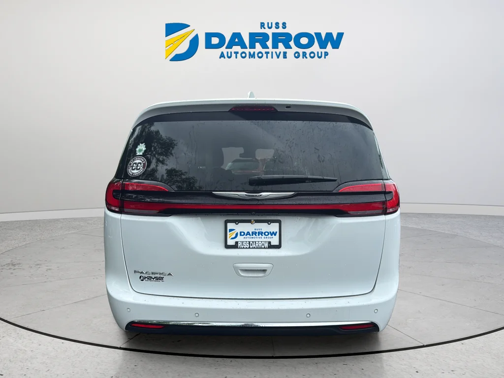 Used 2021 White Chrysler Touring L image 4