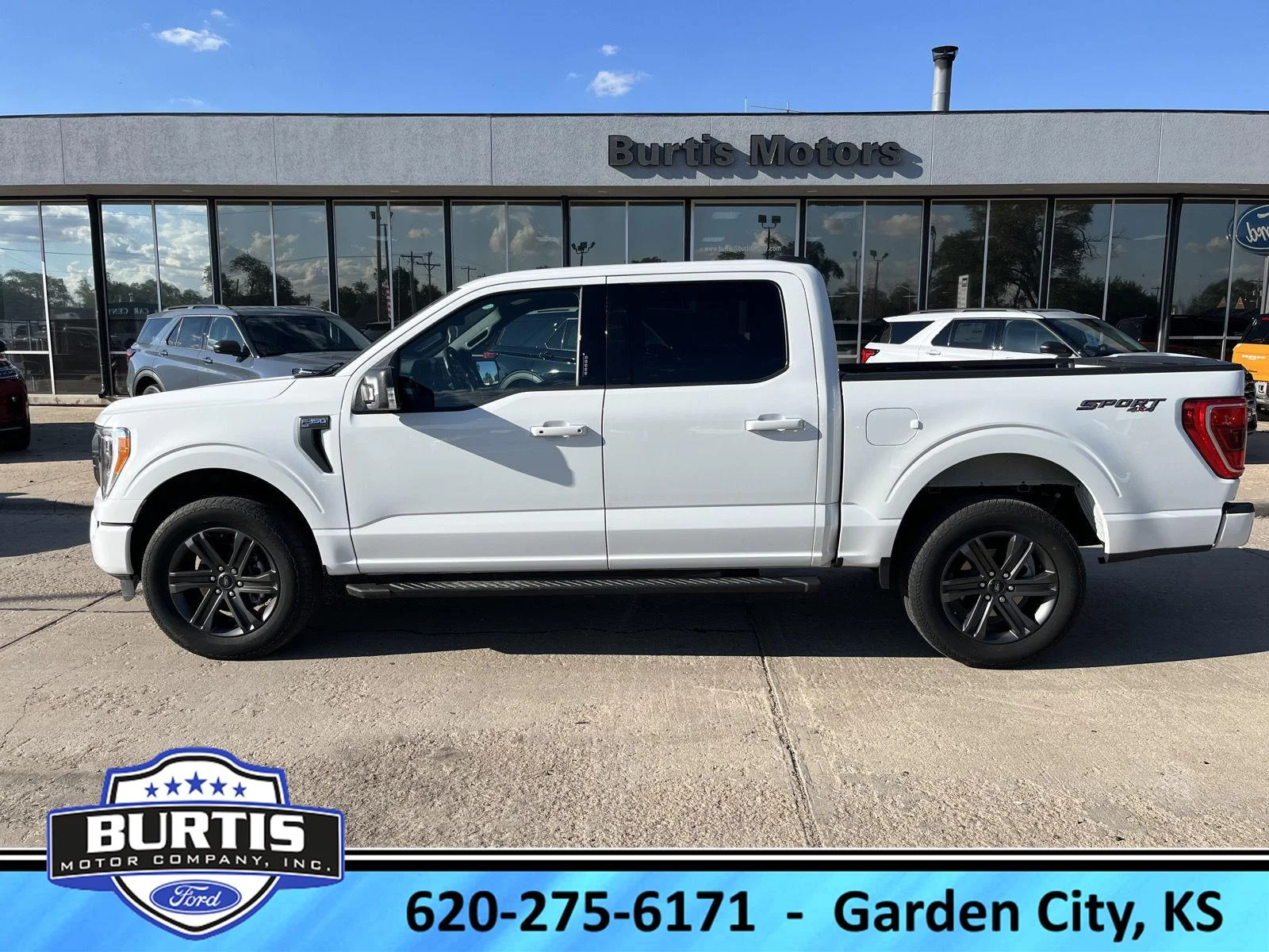 Certified Used 2023 Oxford White Ford XLT image 1