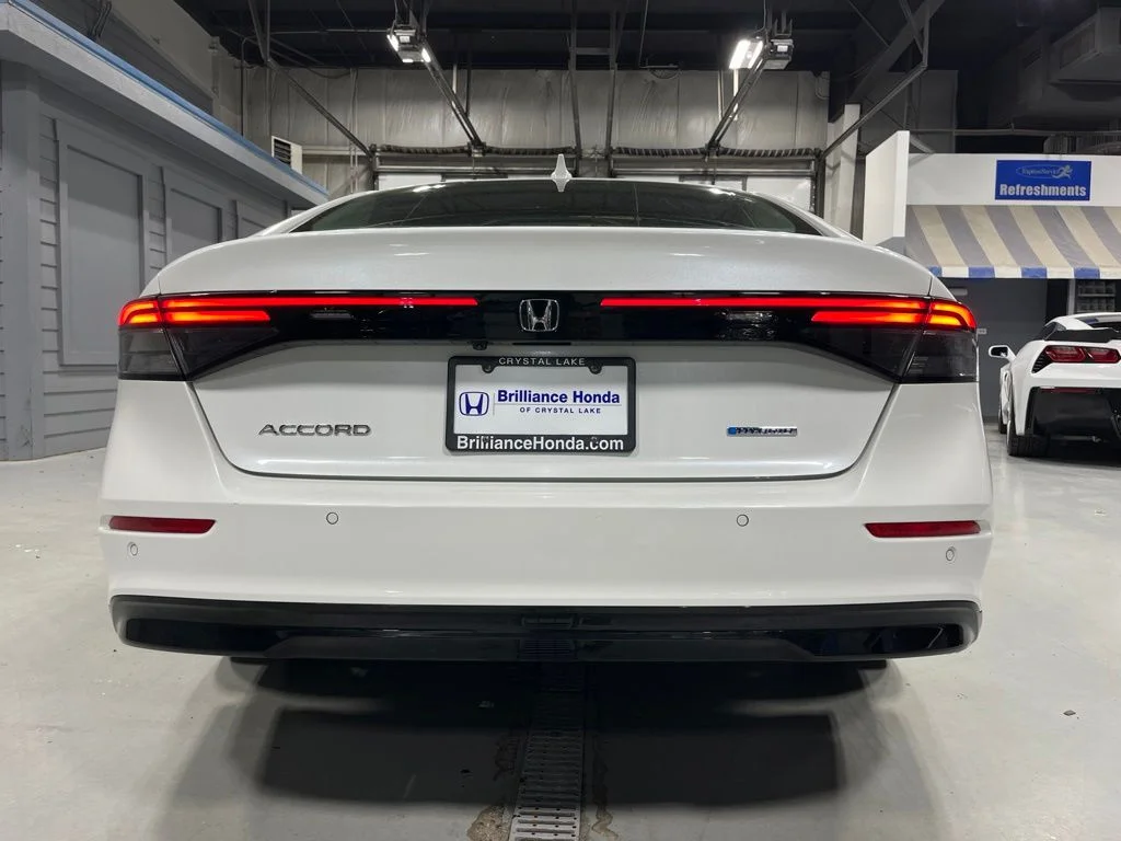 Certified Used 2023 Platinum White Pearl Honda EX-L image 6