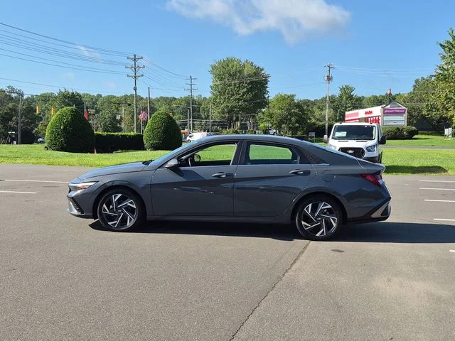 Used 2025 Gray Hyundai SEL Convenience image 10