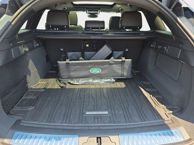 New 2026 Arroios Grey LAND ROVER Dynamic SE image 10