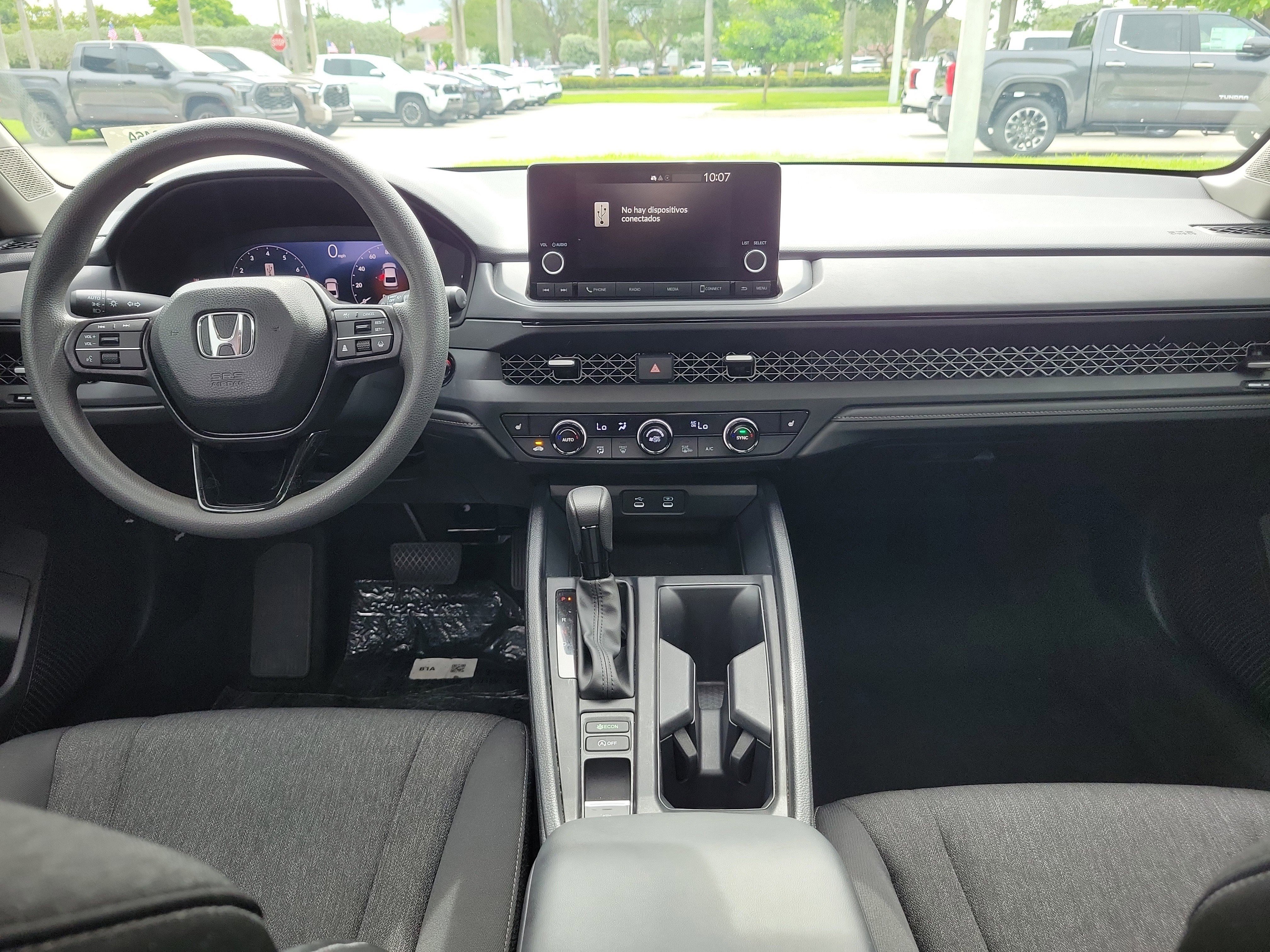Used 2025 Platinum White Pearl Honda SE image 14