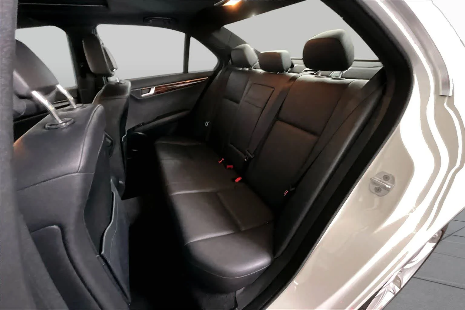 Used 2012 Arctic White Mercedes-Benz C 300 Sport image 21