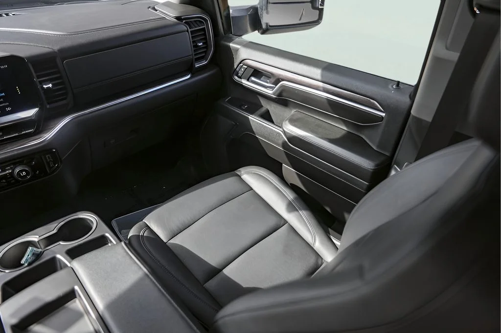 Used 2025 Gray Chevrolet LTZ image 29