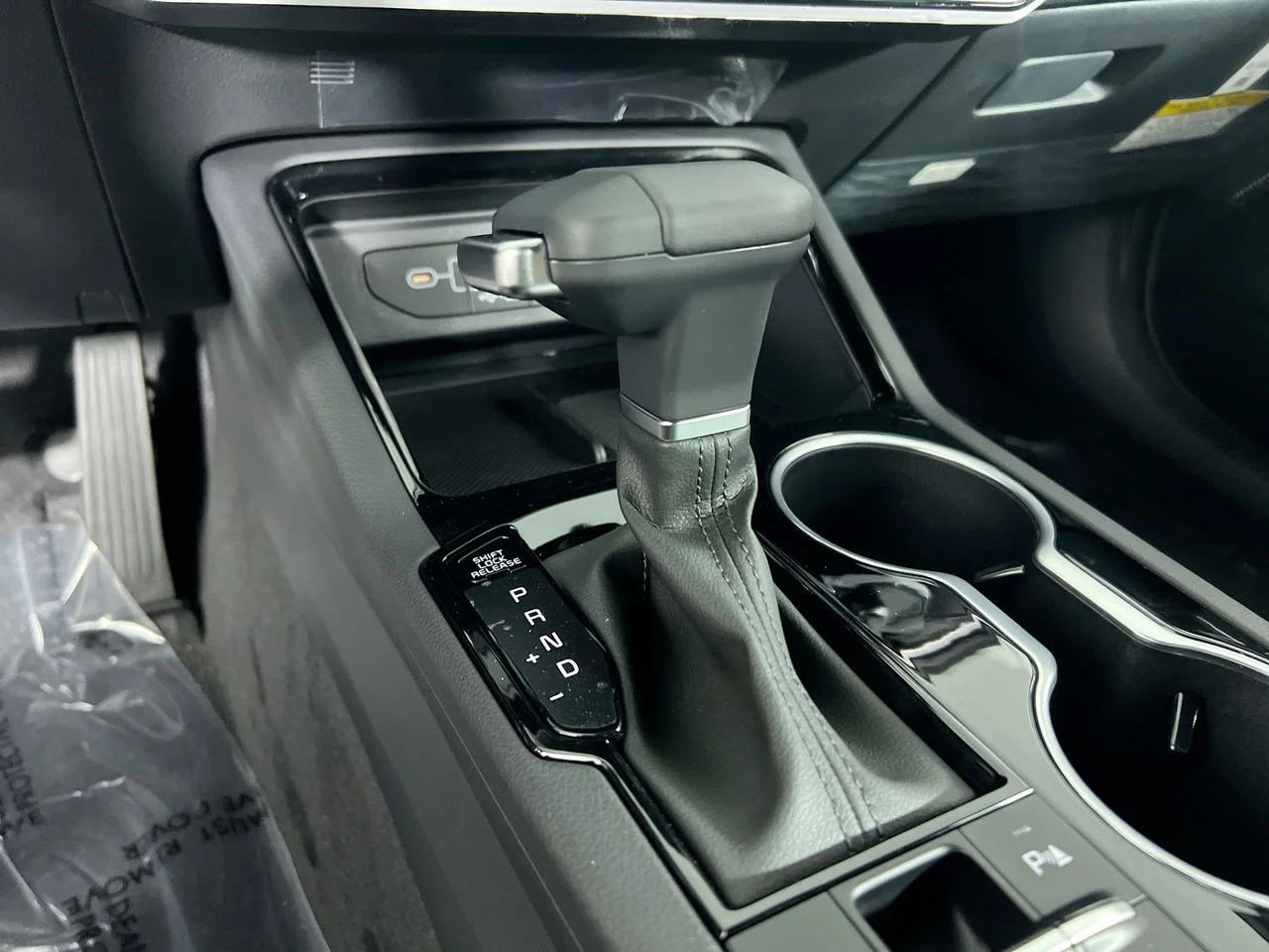New 2026 Aurora Black Pearl Kia GT-Line FWD image 24