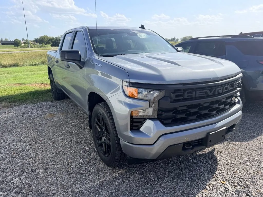 Used 2023 Chevrolet Silverado 1500 Custom with VIN 3GCPDBEK0PG234833 for sale in Kansas City