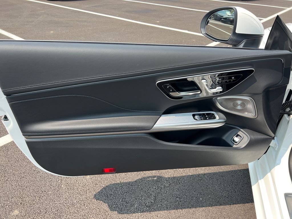 New 2026 Polar White Mercedes-Benz CLE 300 image 9