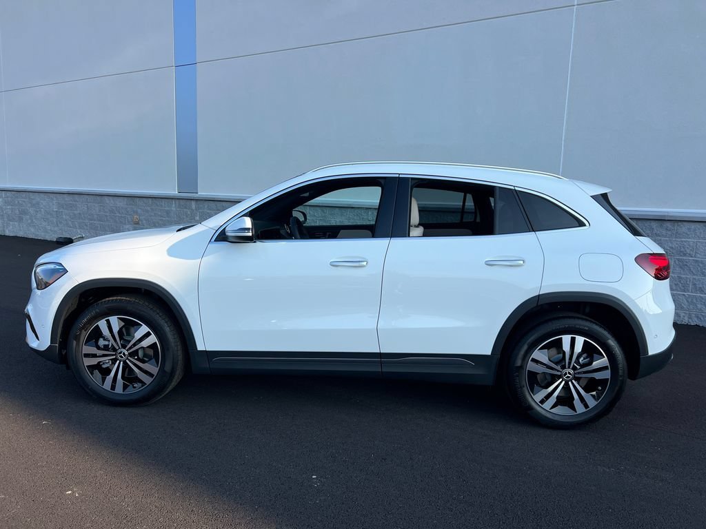 New 2026 Polar White Mercedes-Benz GLA 250 image 41