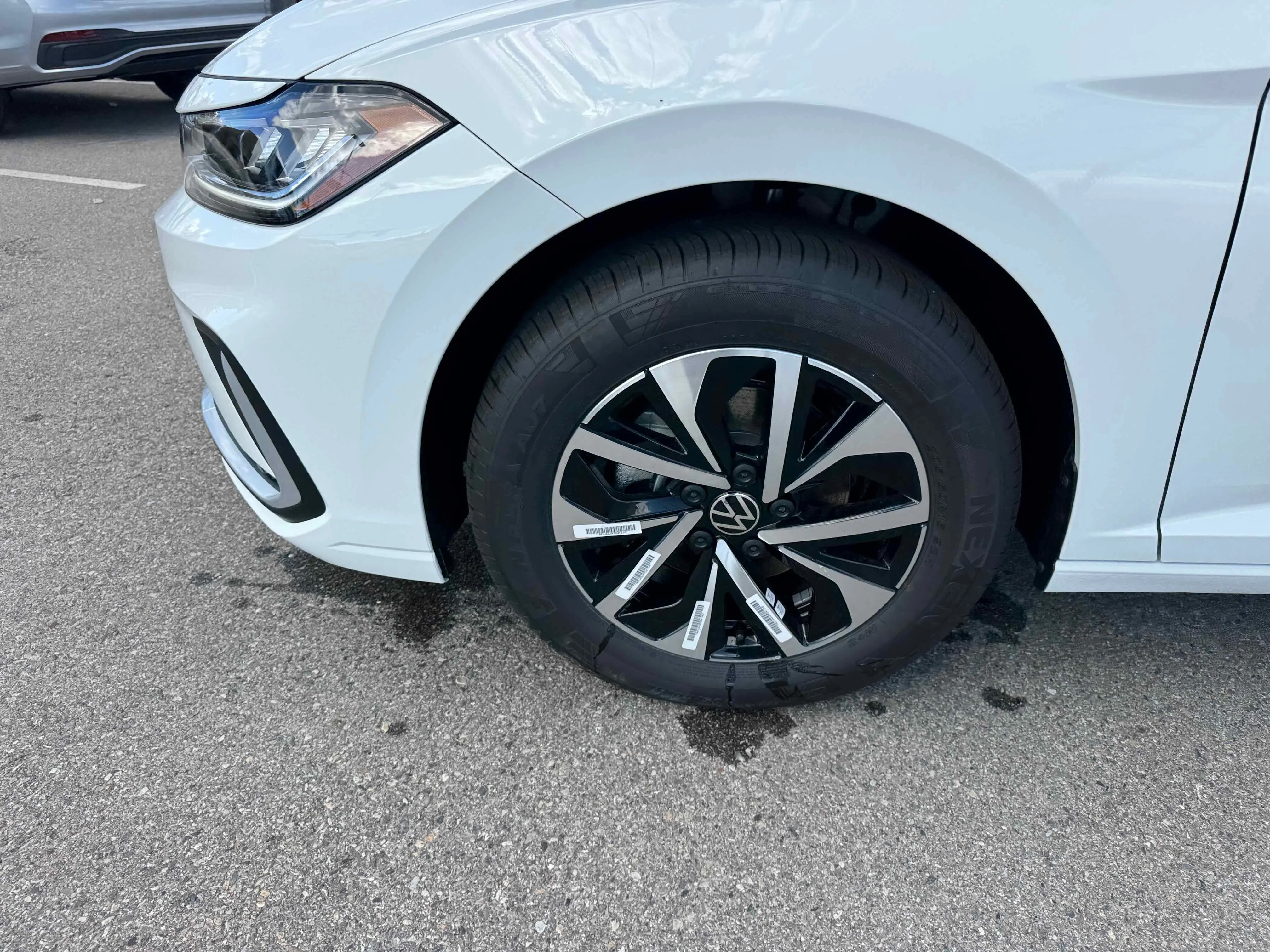 New 2026 Pure White Volkswagen S image 13