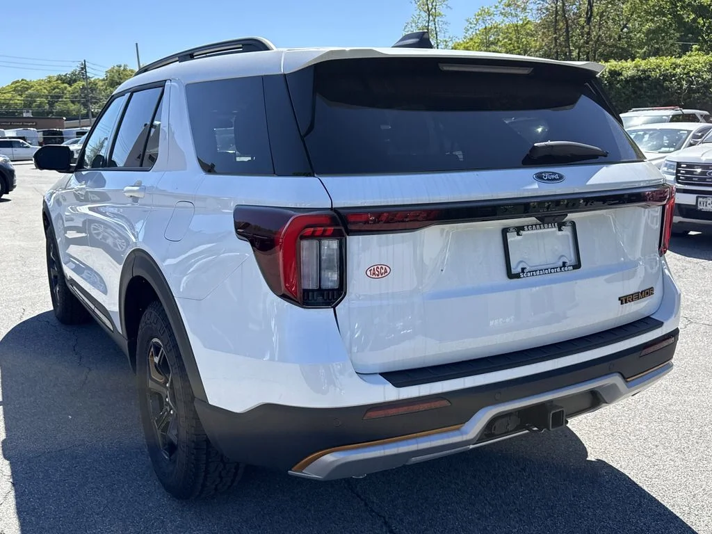 New 2026 White Ford Tremor image 6