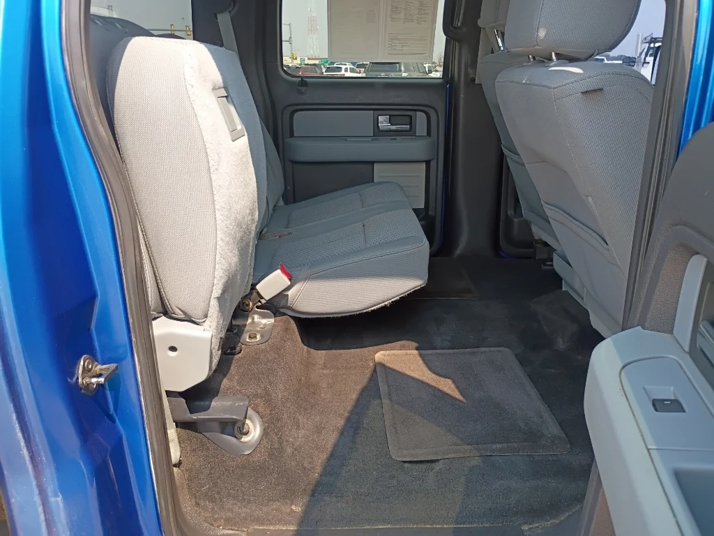 Used 2012 Blue Ford XLT image 12