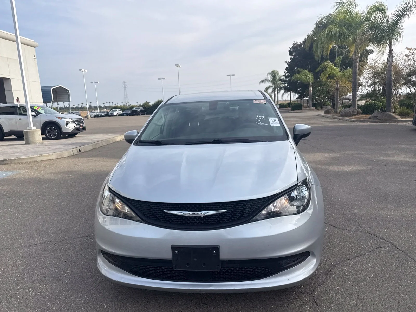 Used 2022 Silver Chrysler LX image 8