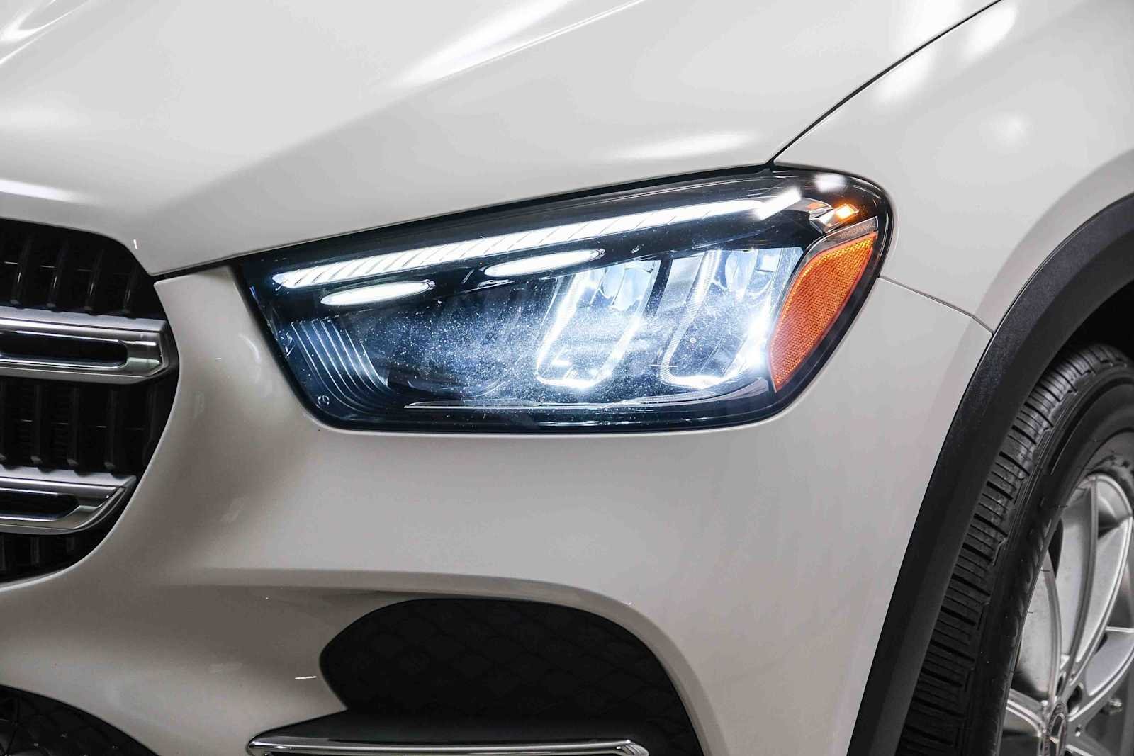 Certified Used 2024 Polar White Mercedes-Benz GLE 450e Plug-In Hybrid image 12