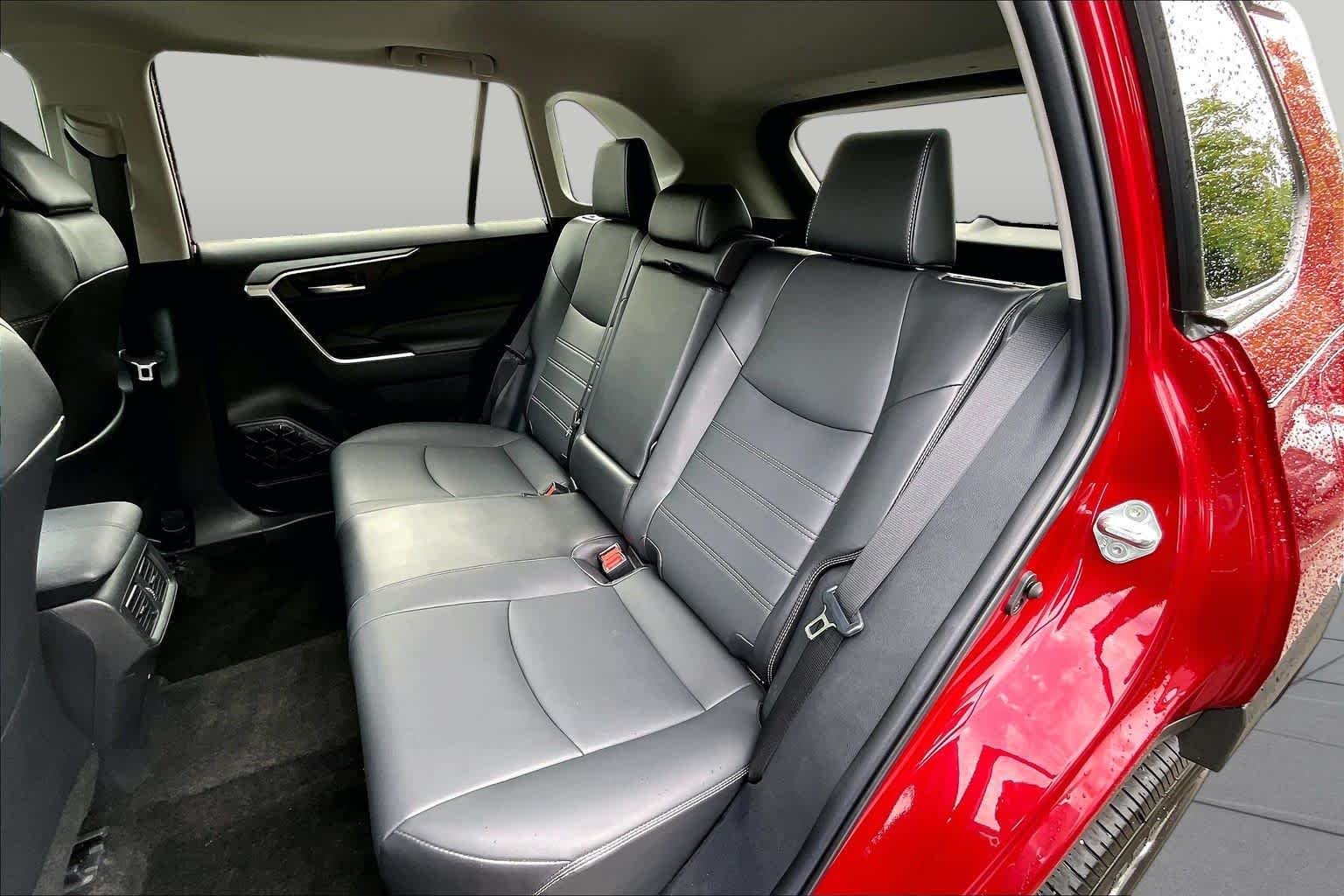 Used 2022 Ruby Flare Pearl Toyota XLE Premium image 21