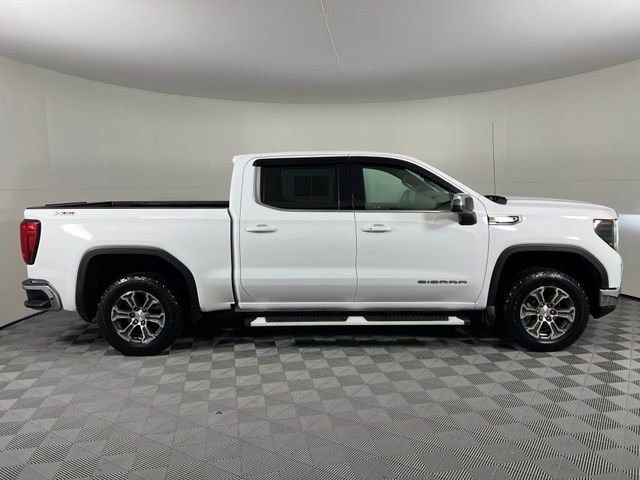 Used 2024 White GMC SLE image 8