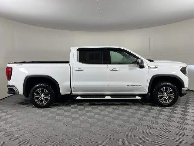 Used 2024 White GMC SLE image 8