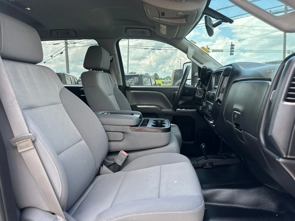 Used 2015 White Chevrolet Work Truck image 22