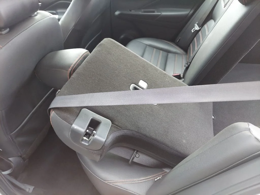 Certified Used 2020 White Nissan SR image 33