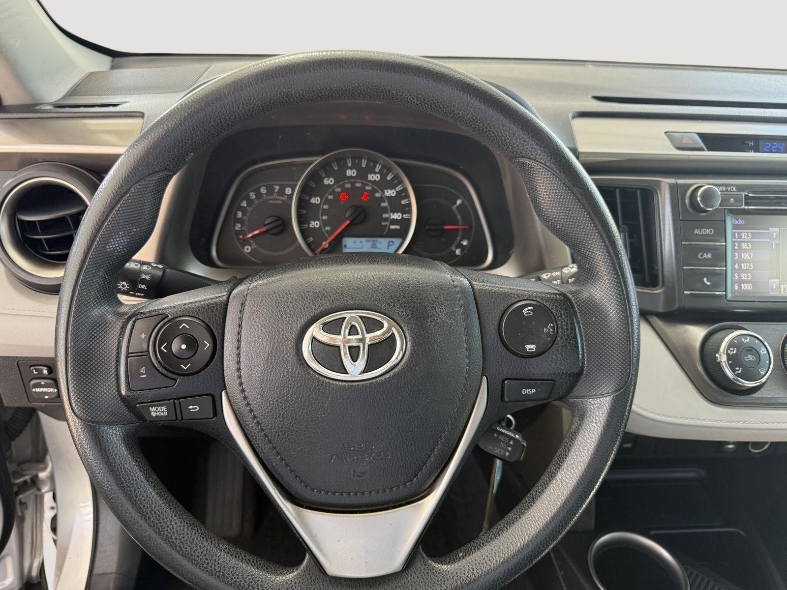 Used 2014 Classic Silver Metallic Toyota LE image 17
