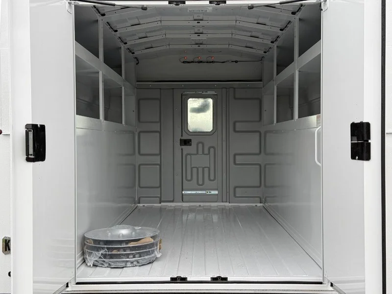 New 2026 Oxford White Ford SRW KUV image 5