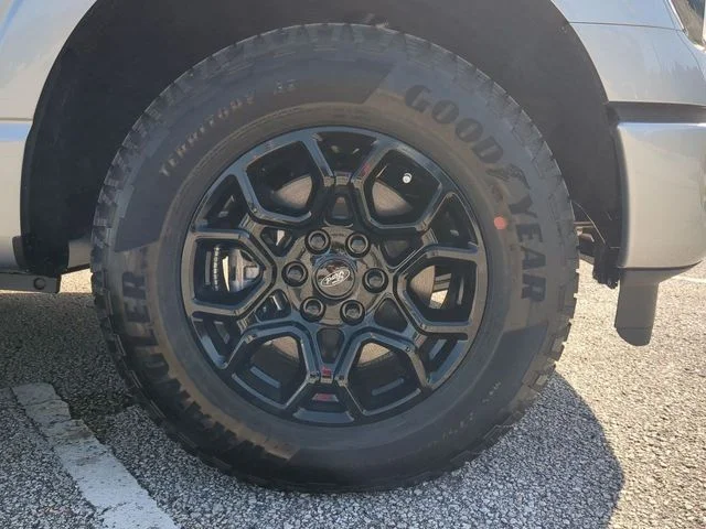 New 2026 Silver Ford Lariat image 11