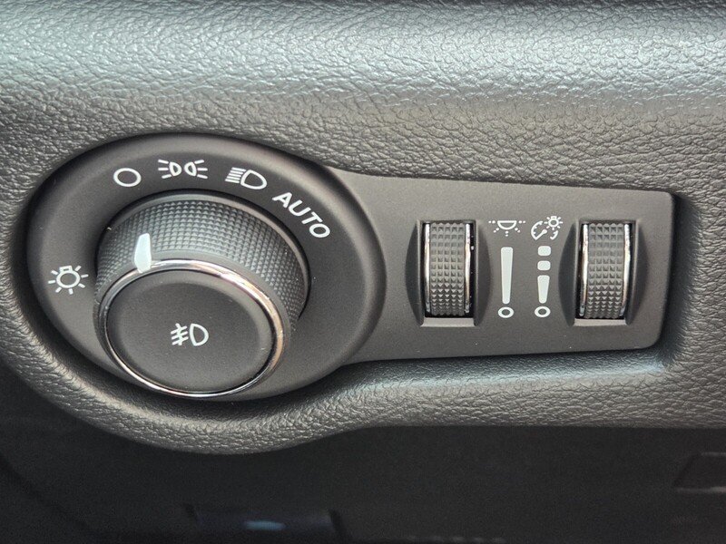 2026 Chrysler Pacifica Select - Photo 29