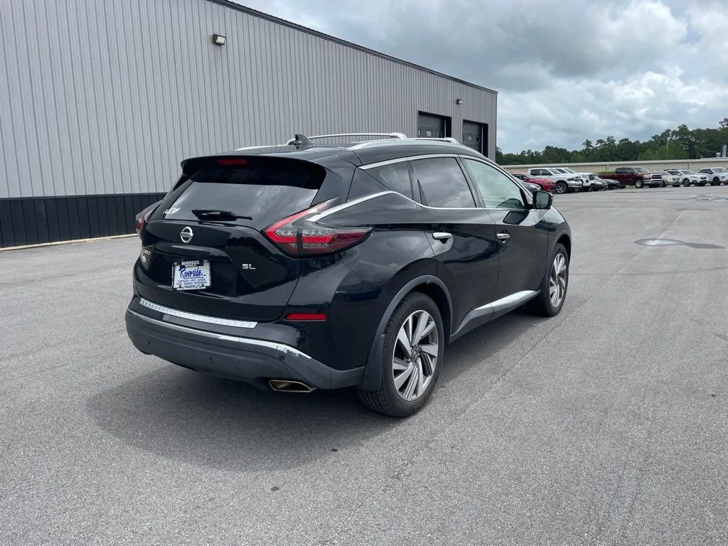 Used 2020 Black Nissan SL image 4
