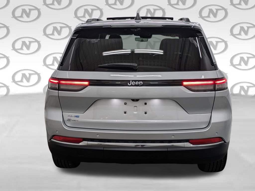 Used 2023 Silver Jeep 4xe image 36