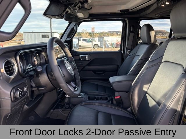New 2025 Black Clearcoat Jeep High Tide image 12