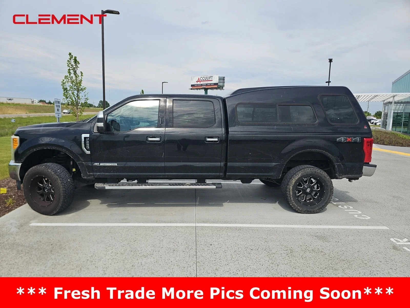 2017 Ford F-250 XLT 4x4 Crew Cab 8' Box's photo