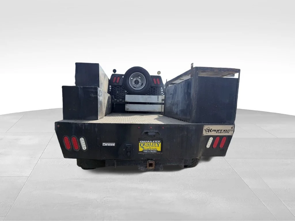 Used 2022 White Ford XL image 4