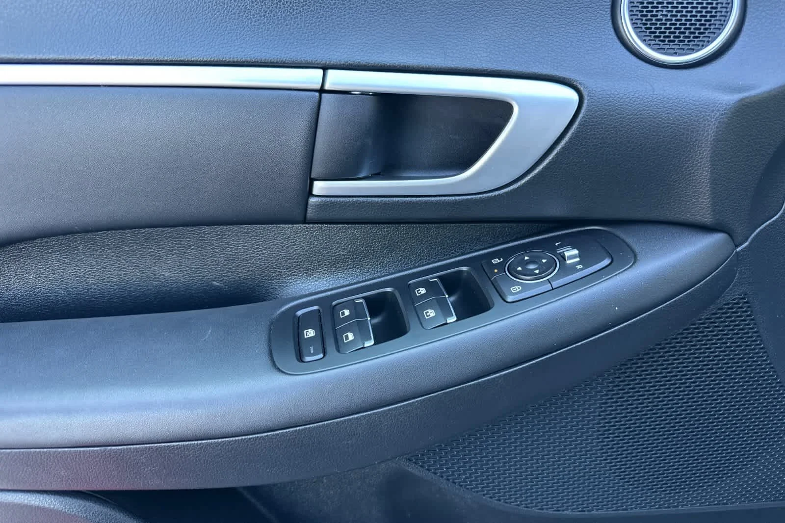 Certified Used 2025 Blue Hyundai SEL image 12