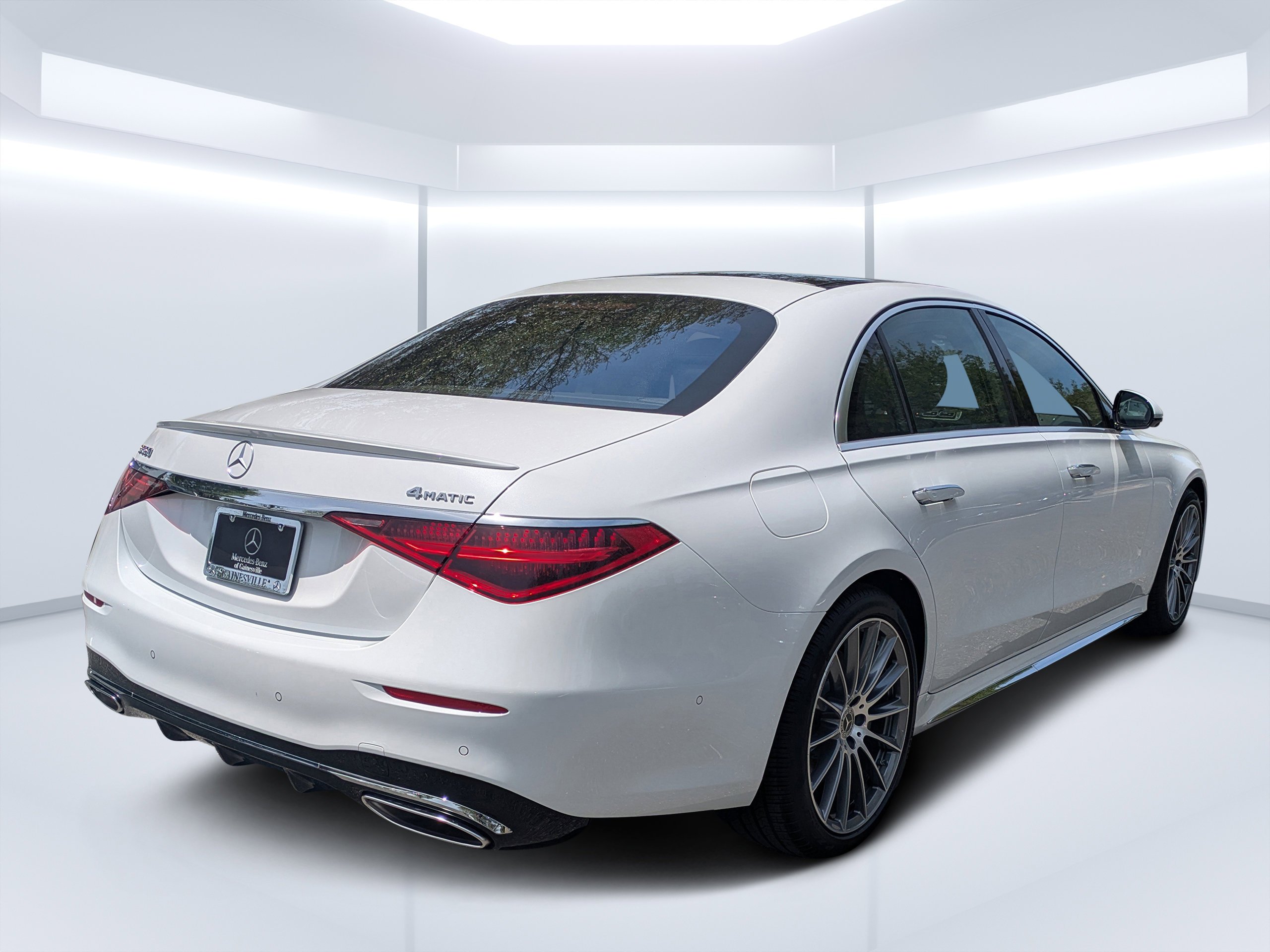 New 2026 MANUFAKTUR Moonlight White Metallic Mercedes-Benz S 580 image 29