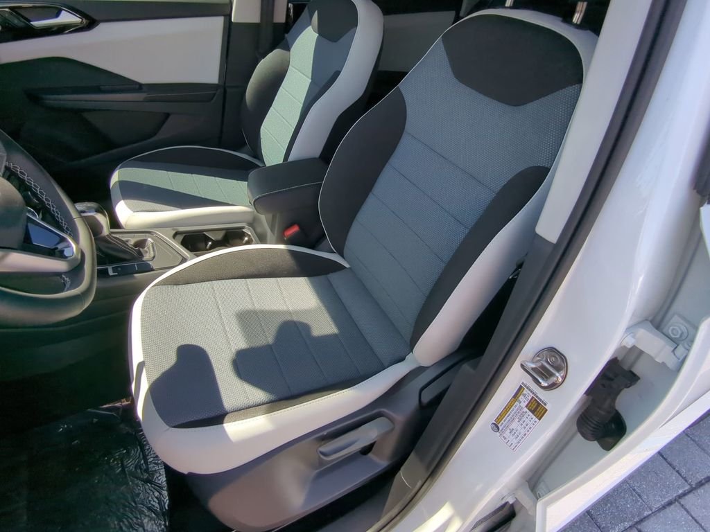 New 2026 White Volkswagen 1.5T S image 18