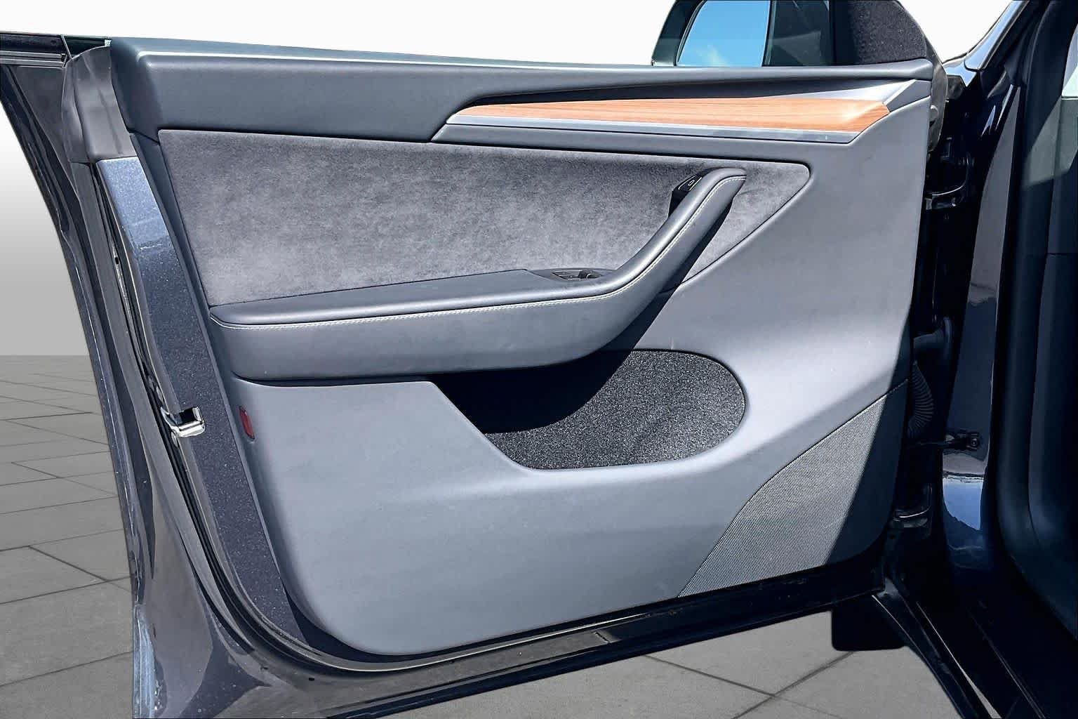 Used 2025 Stealth Grey Tesla Long Range image 19