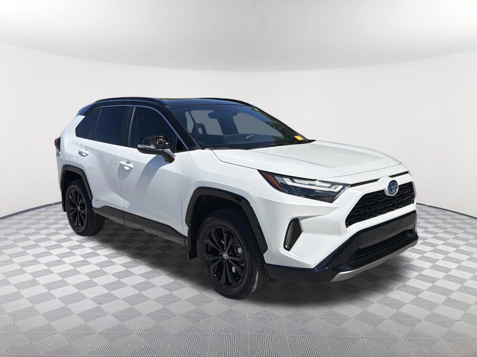 2024 Toyota RAV4 XSE - Photo 7