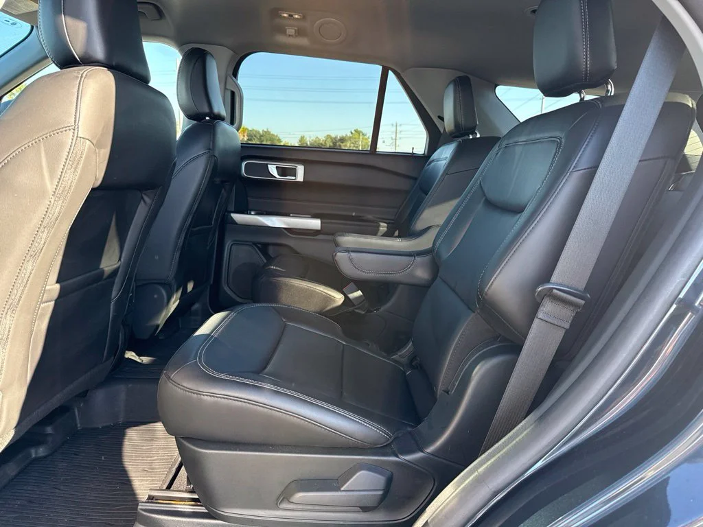 Used 2023 Blue Ford XLT image 9