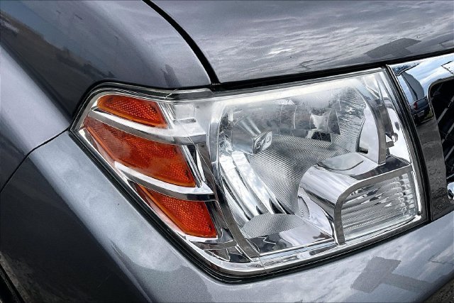 Used 2021 Gray Nissan SV image 28