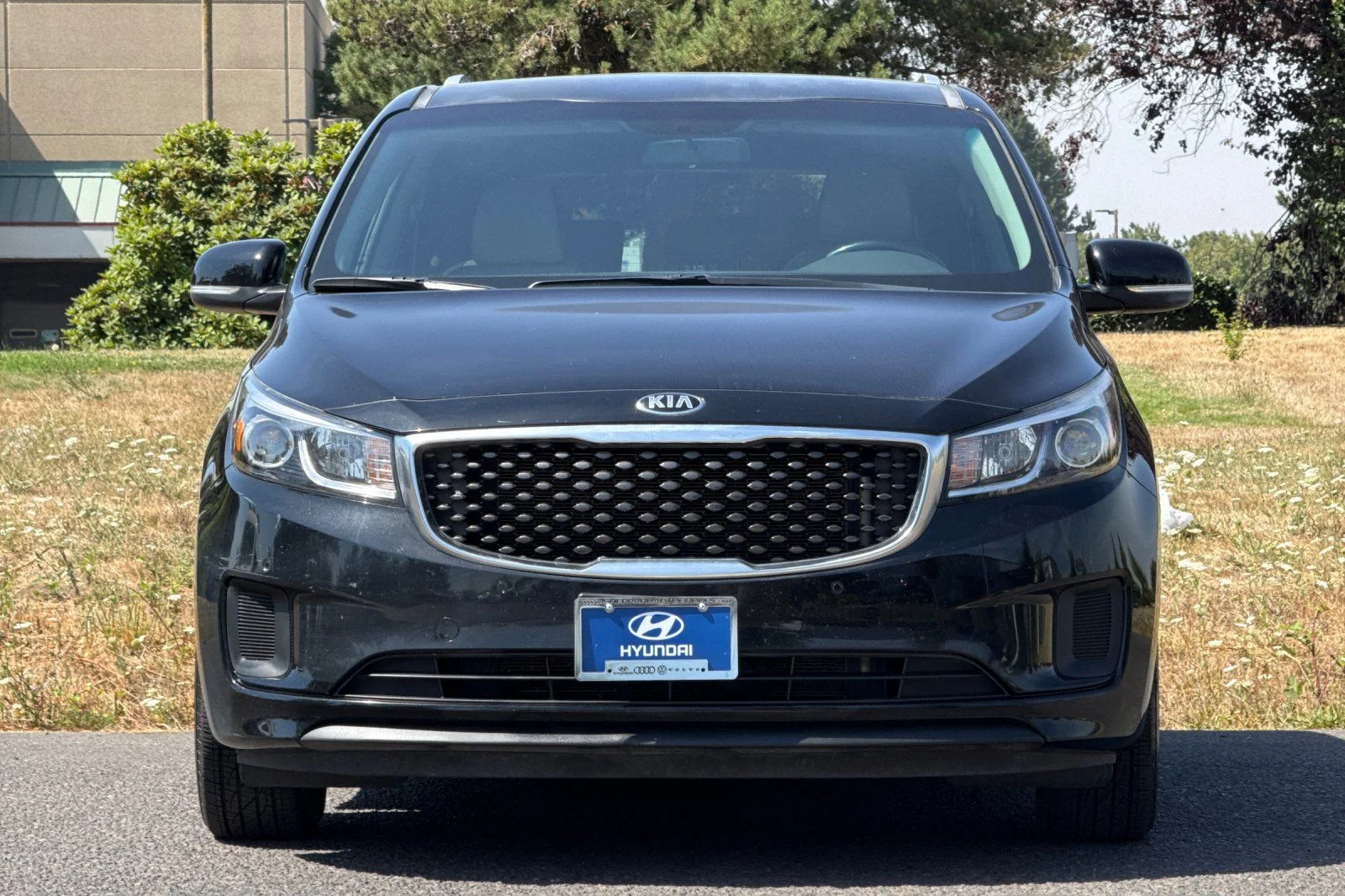 Used 2018 Black Kia LX image 8