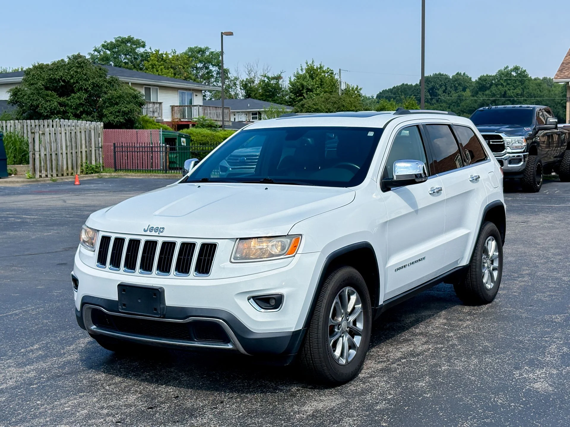 Used 2016 White Jeep Limited image 4
