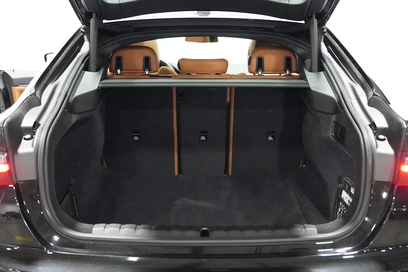 Used 2022 Black Sapphire Metallic BMW 430i image 24